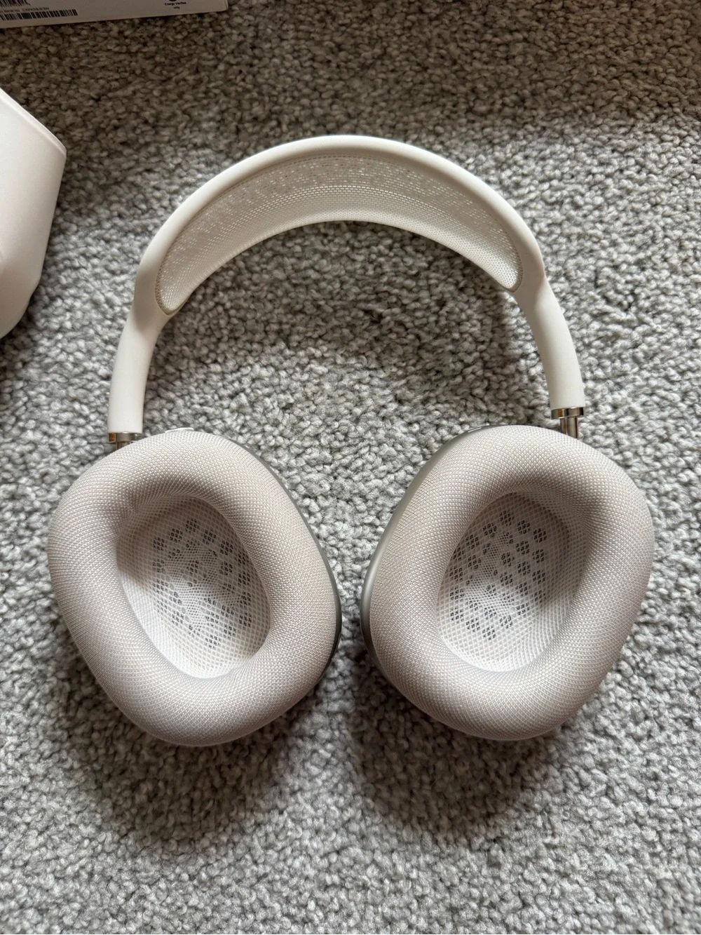 Apple AirPods Max — Starlight w/ Apple Care
